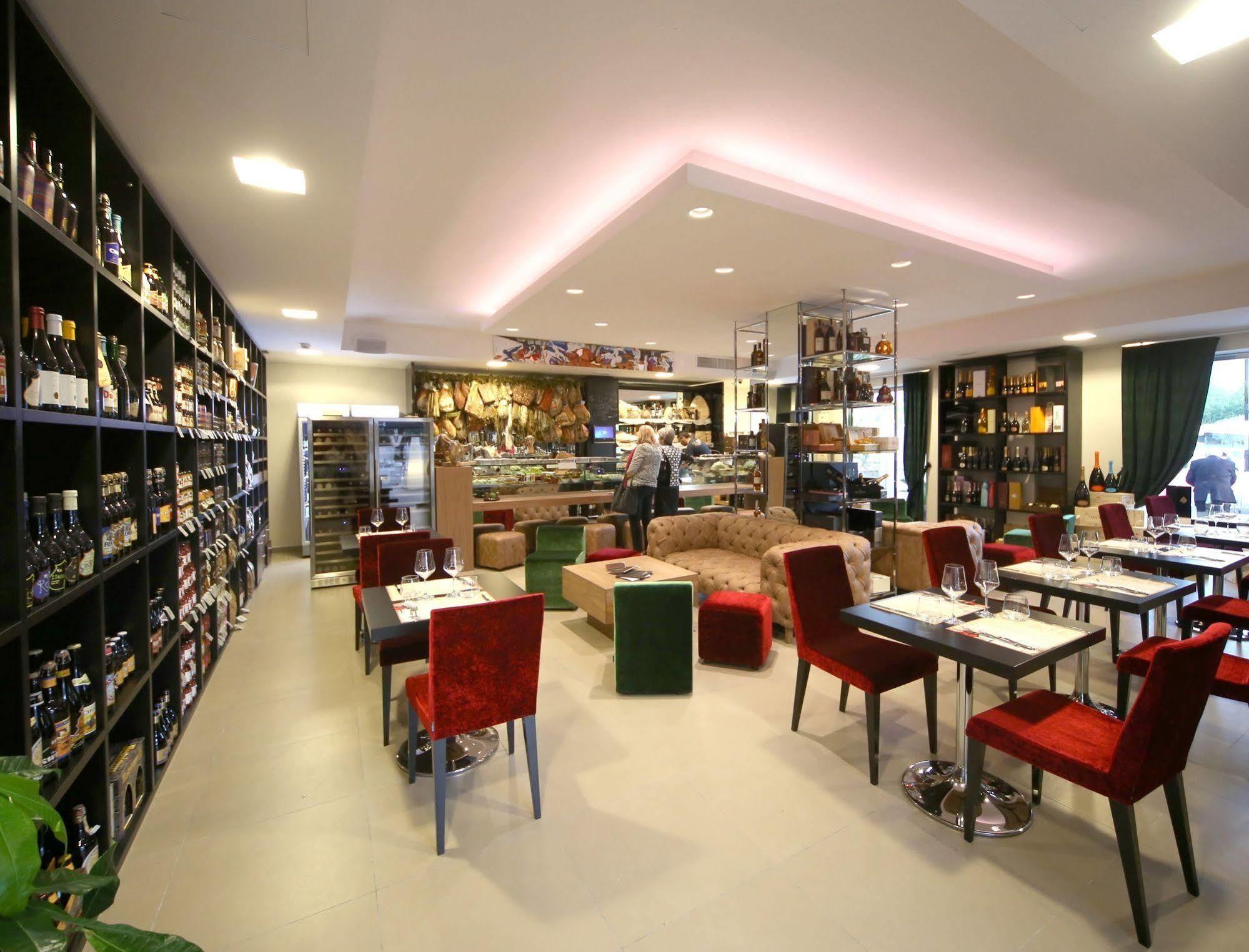 Victoria Hotel โปมิญาโน ดาร์โก ภายนอก รูปภาพ